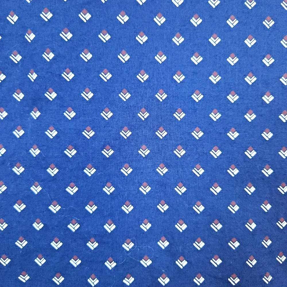 Banana Republic Men's Button Down‎ Shirt Size L Double Diamond Geometric Print